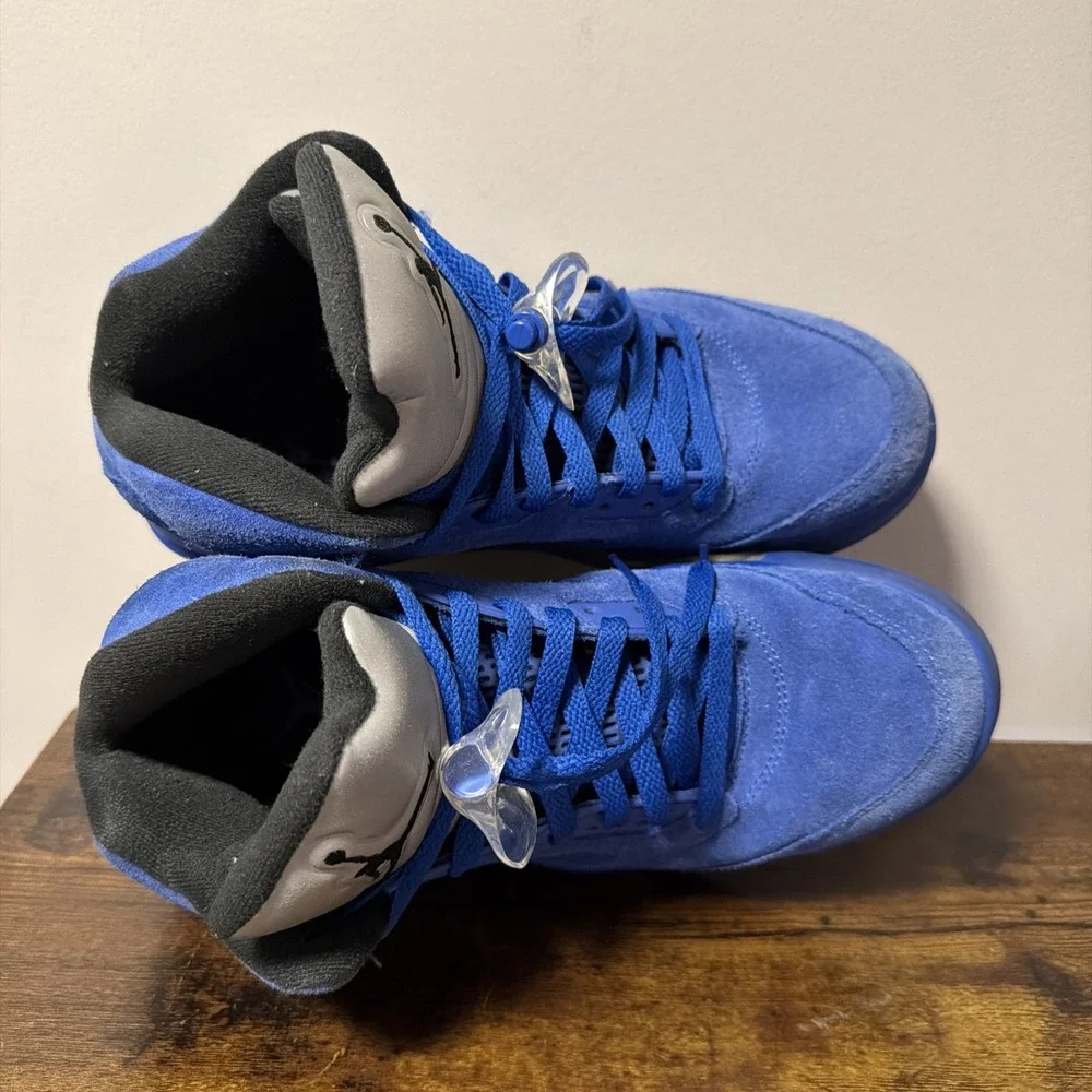 Air Jordan 5 Retro Men's Size 9 Blue Suede Athletic Mid-Trainer Sneakers, USED